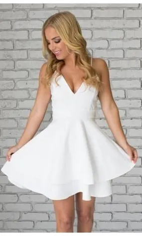 Knee Length Spaghetti Straps White Homecoming Dress